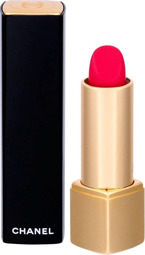 Chanel La Malicieuse (46) Rouge Allure Velvet Review